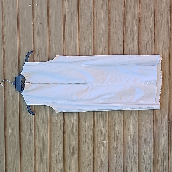 Dress - Picture 7 of 8